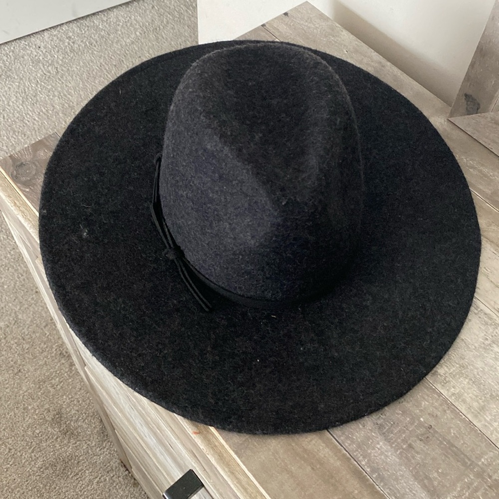 Universal Thread Fedora Hat!